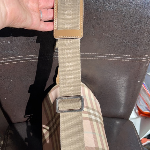 Burberry vintage pink Nova check barrel bag - Picture 5 of 11